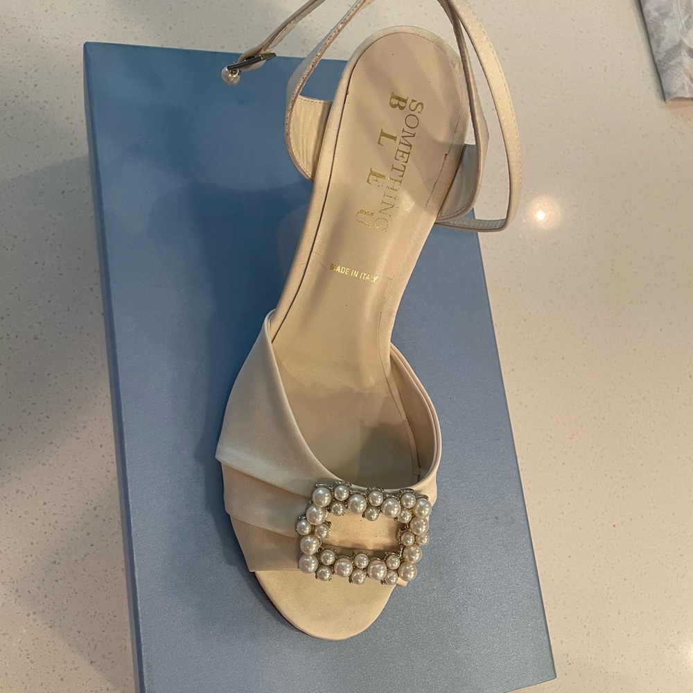 Something Bleu NEVER WORN 9 1/2 heels